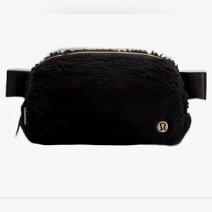 🌟RARE DEAL🌟 RARE Lululemon Everywhere Black/Gold FLEECE Belt Bag 1L; Crossbody